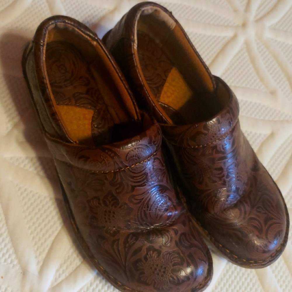 BOC leather paisley print brown size 9Wide